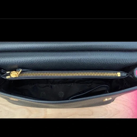 🌹💯% AUTHENTIC Tory Burch Leather Shoulder Bag.                       
🌹NWT - Picture 7 of 11